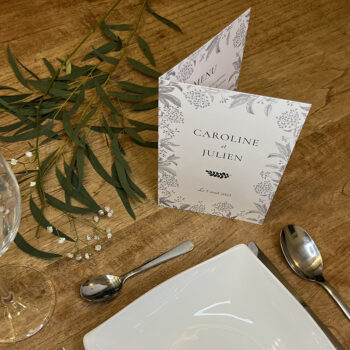 Menu plié en 2 de la collection florale Viti Levu