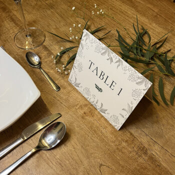Nom de table chevalet de la collection florale Viti Levu