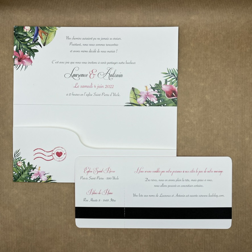 marie-galante-fairepart10 Vue ouvert. Faire-part de la collection Marie-Galante sous forme d'une pochette billet d'avion au look tropical.