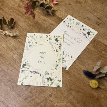 Save the date de la collection Minamitori avec une jolie décoration nature.