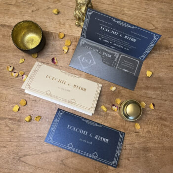 Faire-part de la collection Saint-John, sous forme de pochette avec un look rétro très années 20.
