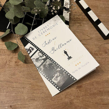 Couverture cartonnée de livret de cérémonie dans la collection inspirée du cinéma "Hvar", mariage original