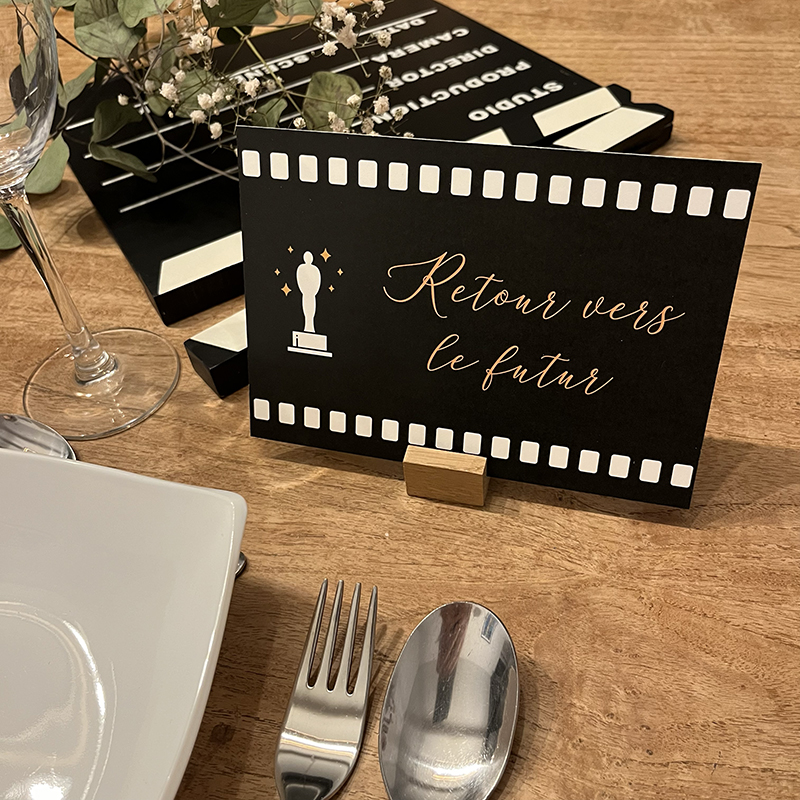 hvar-nomdetable-simple Carton Nom de table simple R° dans la collection inspirée du cinéma "Hvar", mariage original