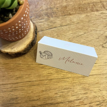 Marque-place de mariage au design intemporel et classique de la collection Togian