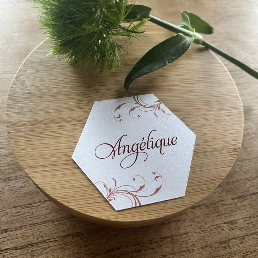 wrangel-marqueplace-simple Marque-place de mariage au design intemporel et classique de la collection Wrangel