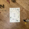 Sur carton blanc lisse et mat. Save the date de la collection Minamitori avec une jolie décoration nature.